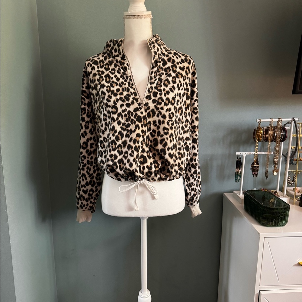 Old Navy Leopard Print Pullover Hoodie in Beige and Black